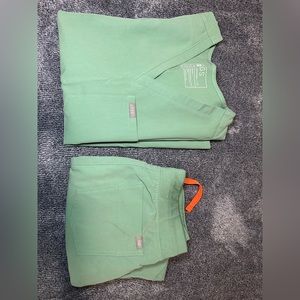 Catarina top, petite Zamora joggers, lightly worn can’t remember exact color